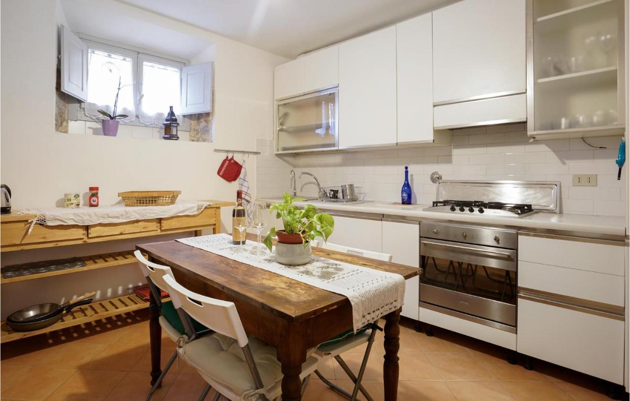 1 Bedroom Stunning In Apartment Florenz