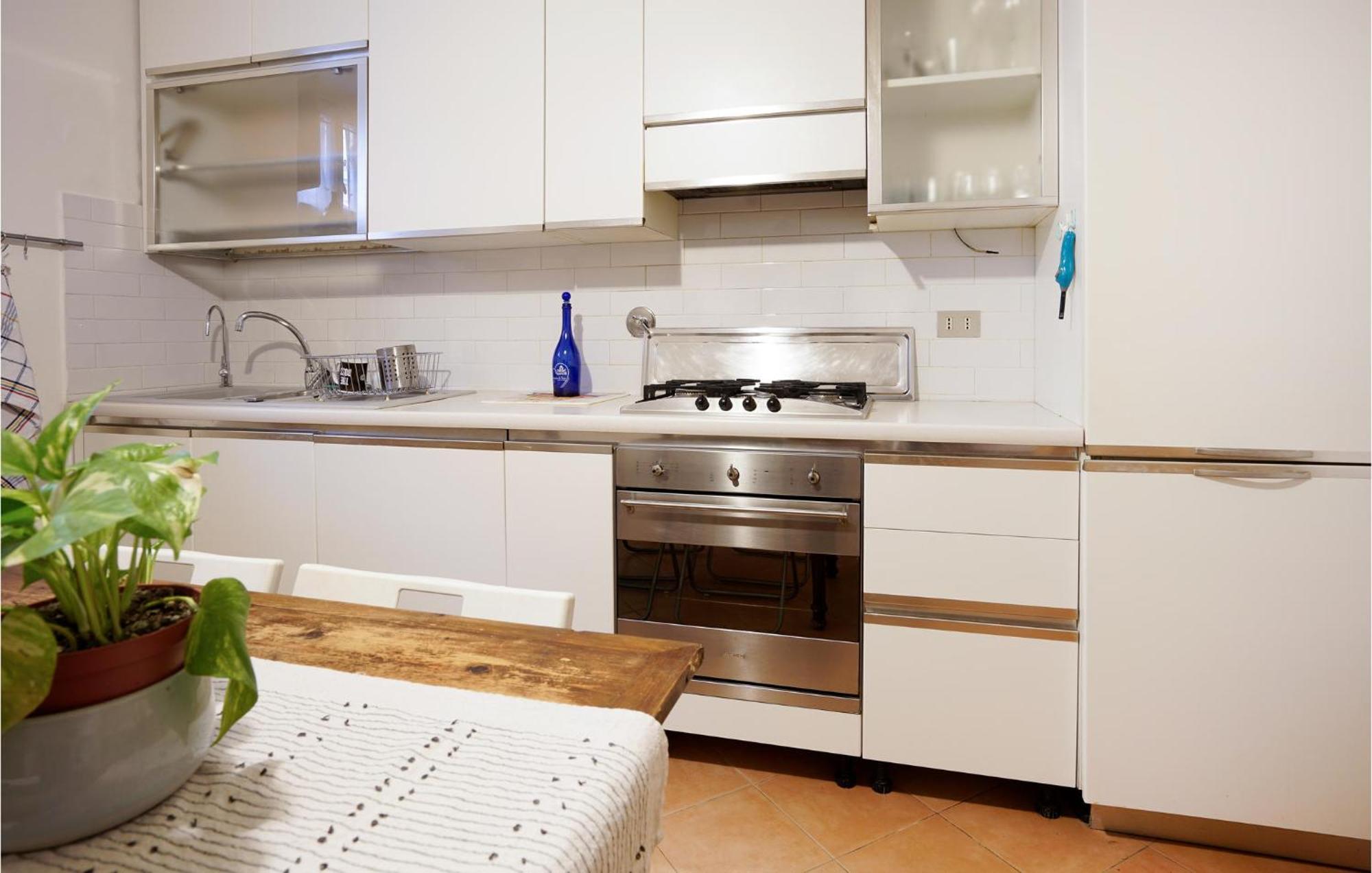 1 Bedroom Stunning In Apartment Florenz